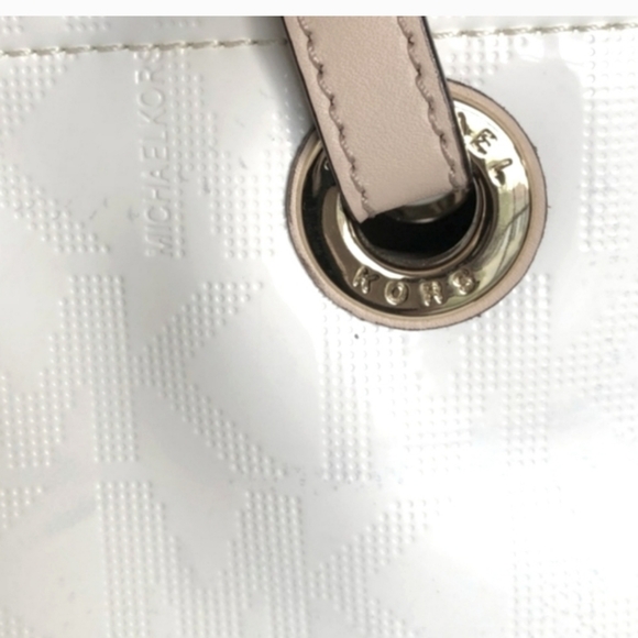 Michael Kors Jet Set white Monogram logo Tote/shoulder bag NWT - Picture 3 of 12